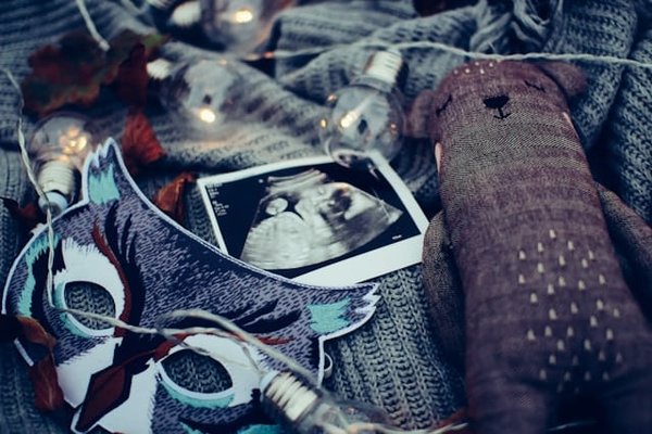 Quels sont les avantages de l'hypnobirthing pour les futures mamans et comment commencer ?